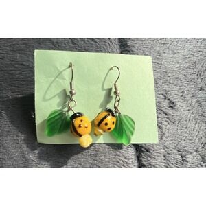 Yellow &‎ Black Lady Bug On Leaves Hook Dangle Earrings